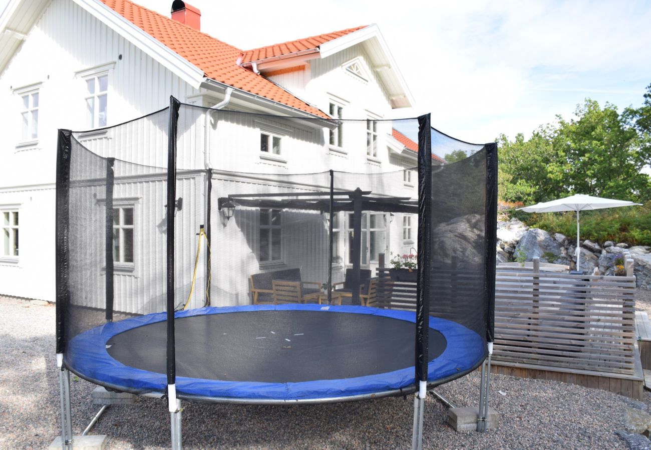 Villa i Henån - Nybyggt hus nära hav & badplats | SE09166