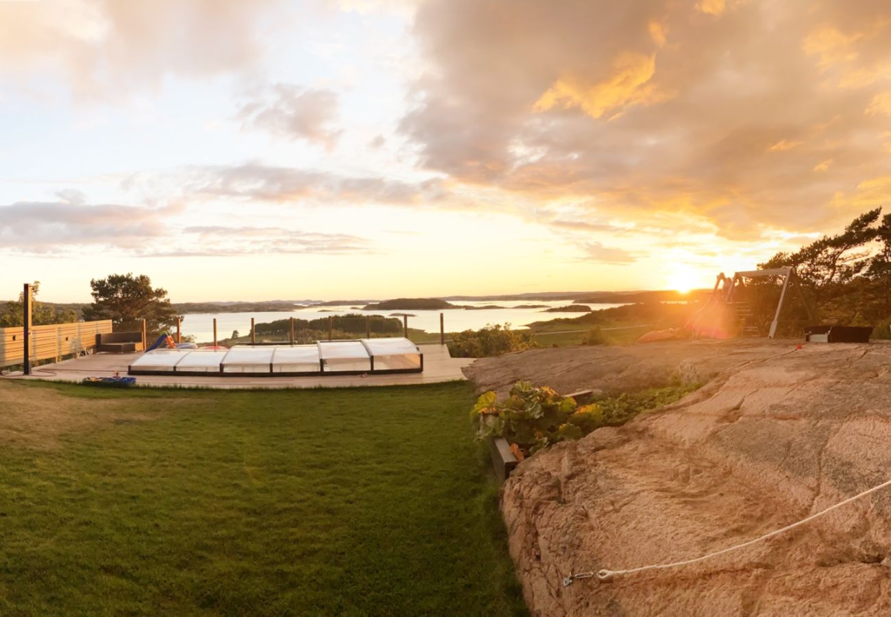 Villa i Varekil - Villa med pool och havsutsikt på Orust | SE09168