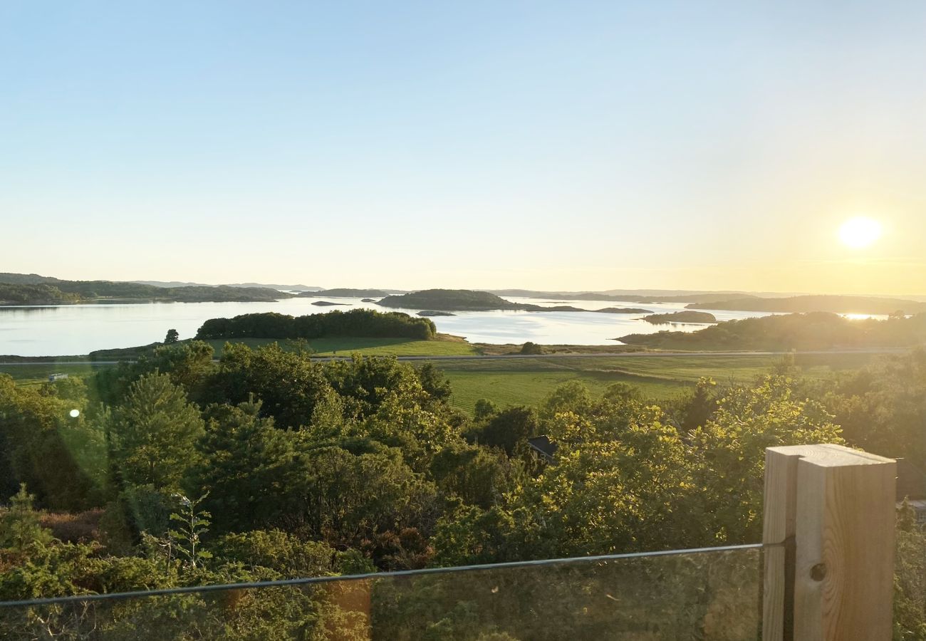 Villa i Varekil - Villa med pool och havsutsikt på Orust | SE09168