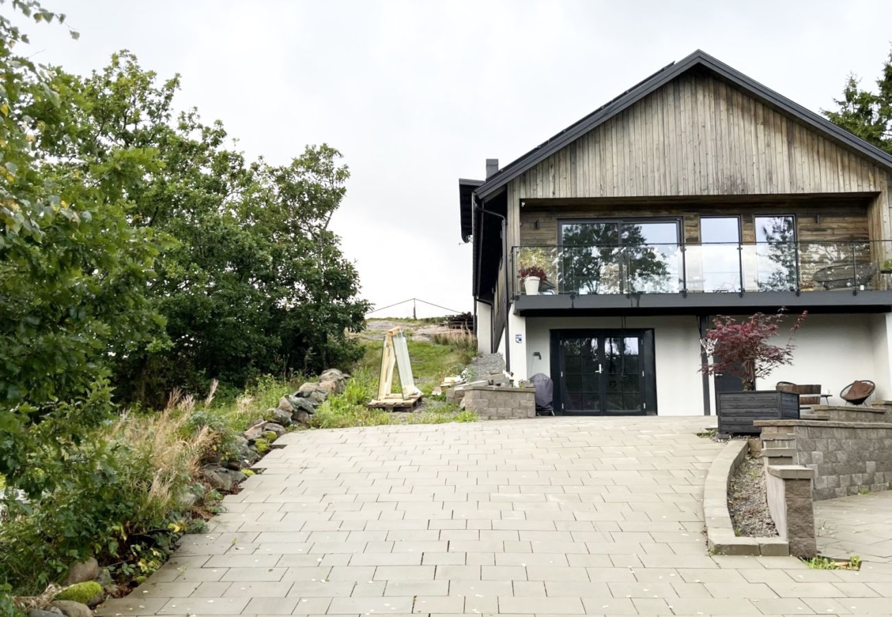 Villa i Varekil - Villa med pool och havsutsikt på Orust | SE09168