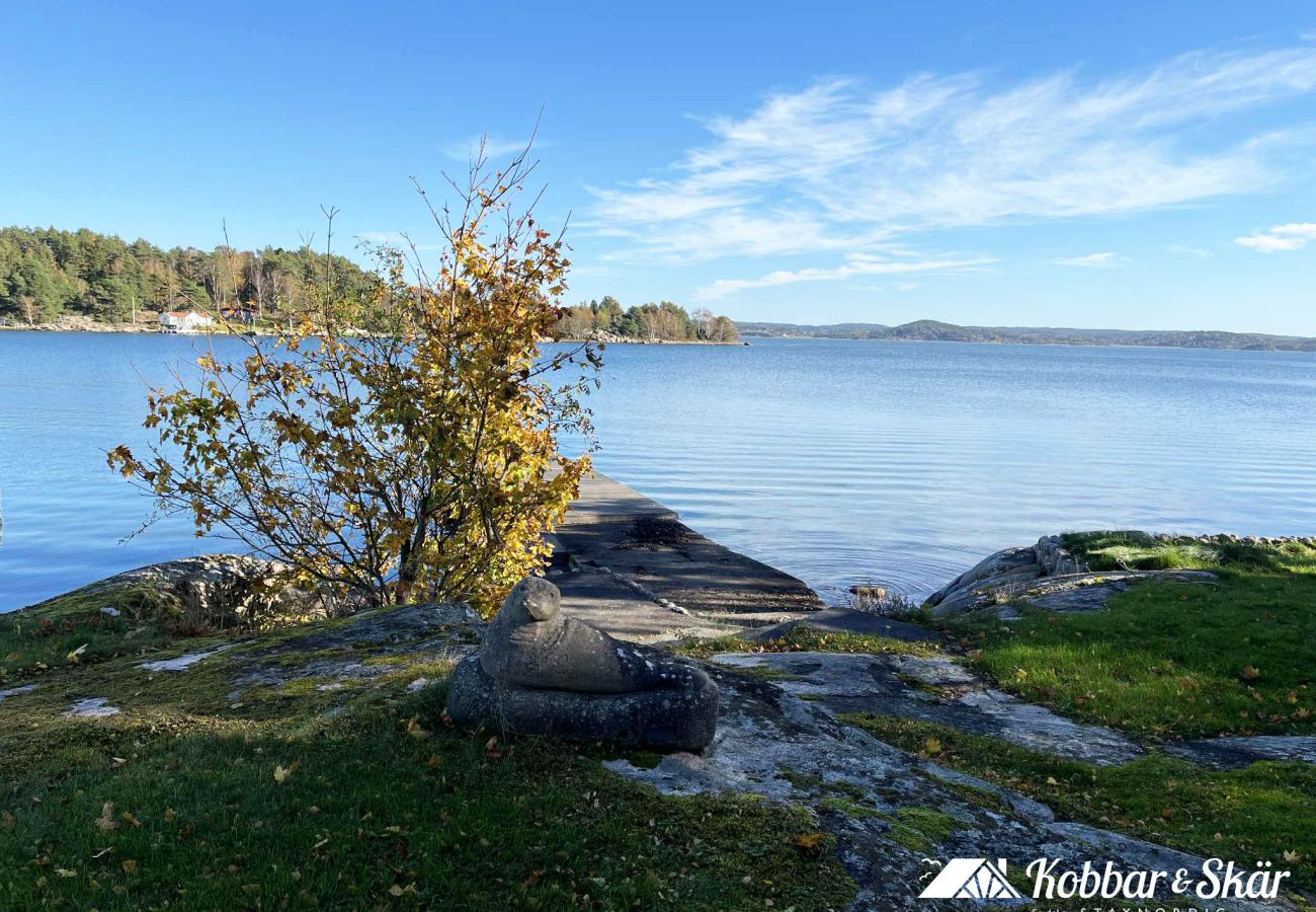 Stuga i Myggenäs - Hundvänlig stuga med egen brygga & strand på Tjörn | SE09170