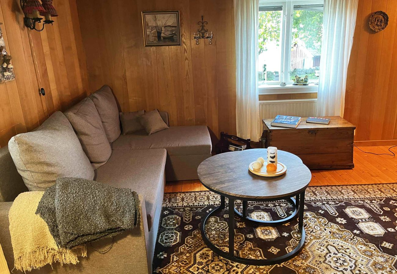 Stuga i Myggenäs - Hundvänlig stuga med egen brygga & strand på Tjörn | SE09170