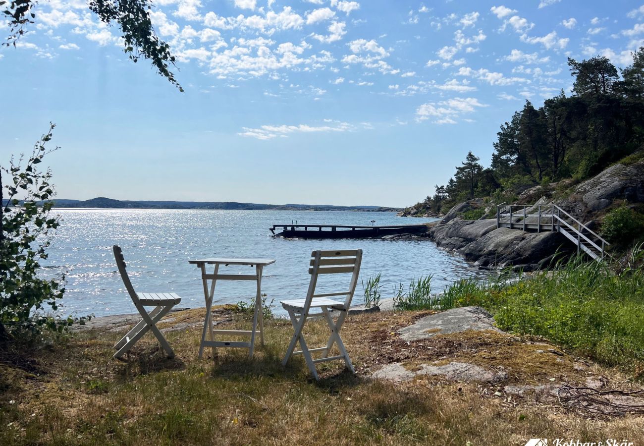 Stuga i Myggenäs - Hundvänlig stuga med egen brygga & strand på Tjörn | SE09170