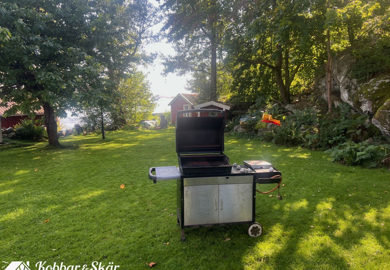 Stuga i Myggenäs - Hundvänlig stuga med egen brygga & strand på Tjörn | SE09170