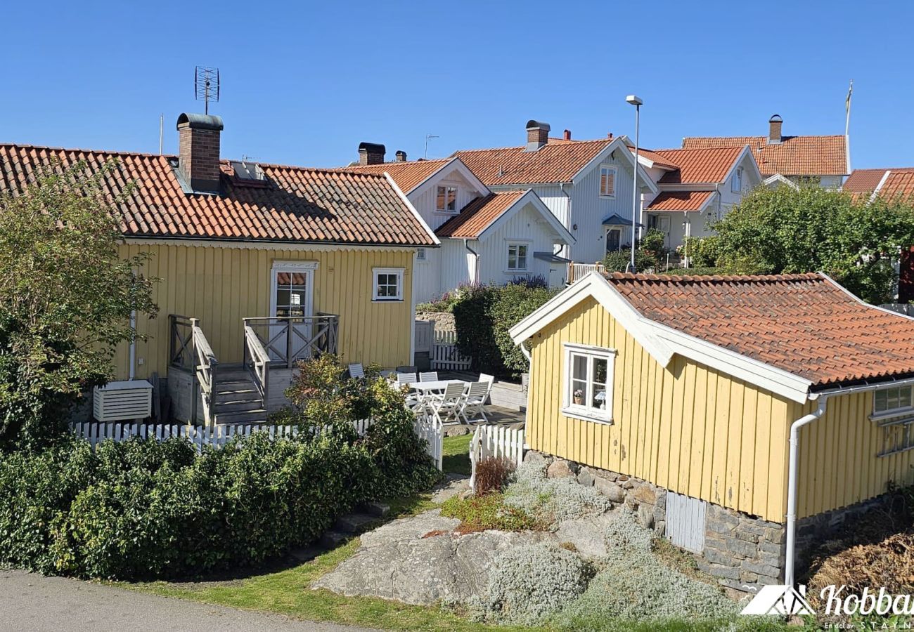 Stuga i Ellös - Charmig stuga vid havet i Stocken | SE09171