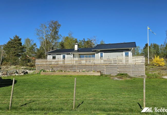 Stuga i Svanesund - Hundvänligt hus med stor trädgård i Svanesund | SE09173