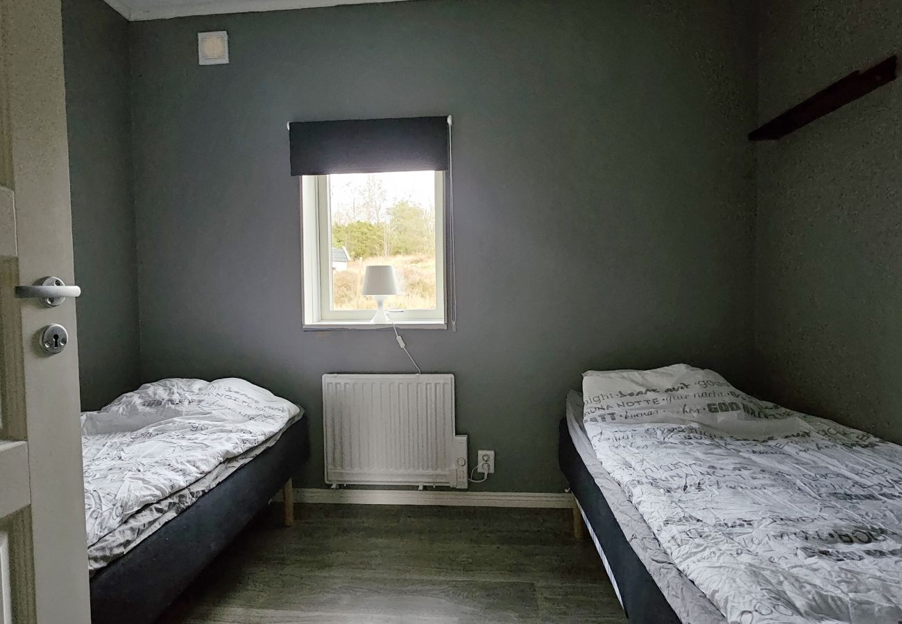 Stuga i Svanesund - Hundvänligt hus med stor trädgård i Svanesund | SE09173