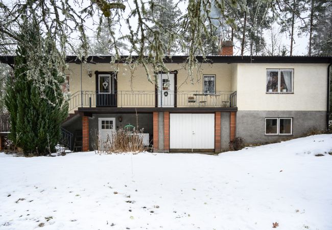 Stuga i Åseda - Semesterhus med sjöläge i Åseda |SE06091