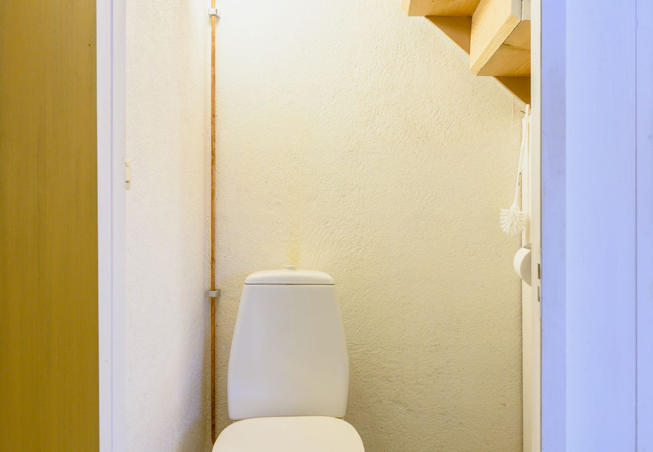 Stuga i Åseda - Semesterhus med sjöläge i Åseda |SE06091