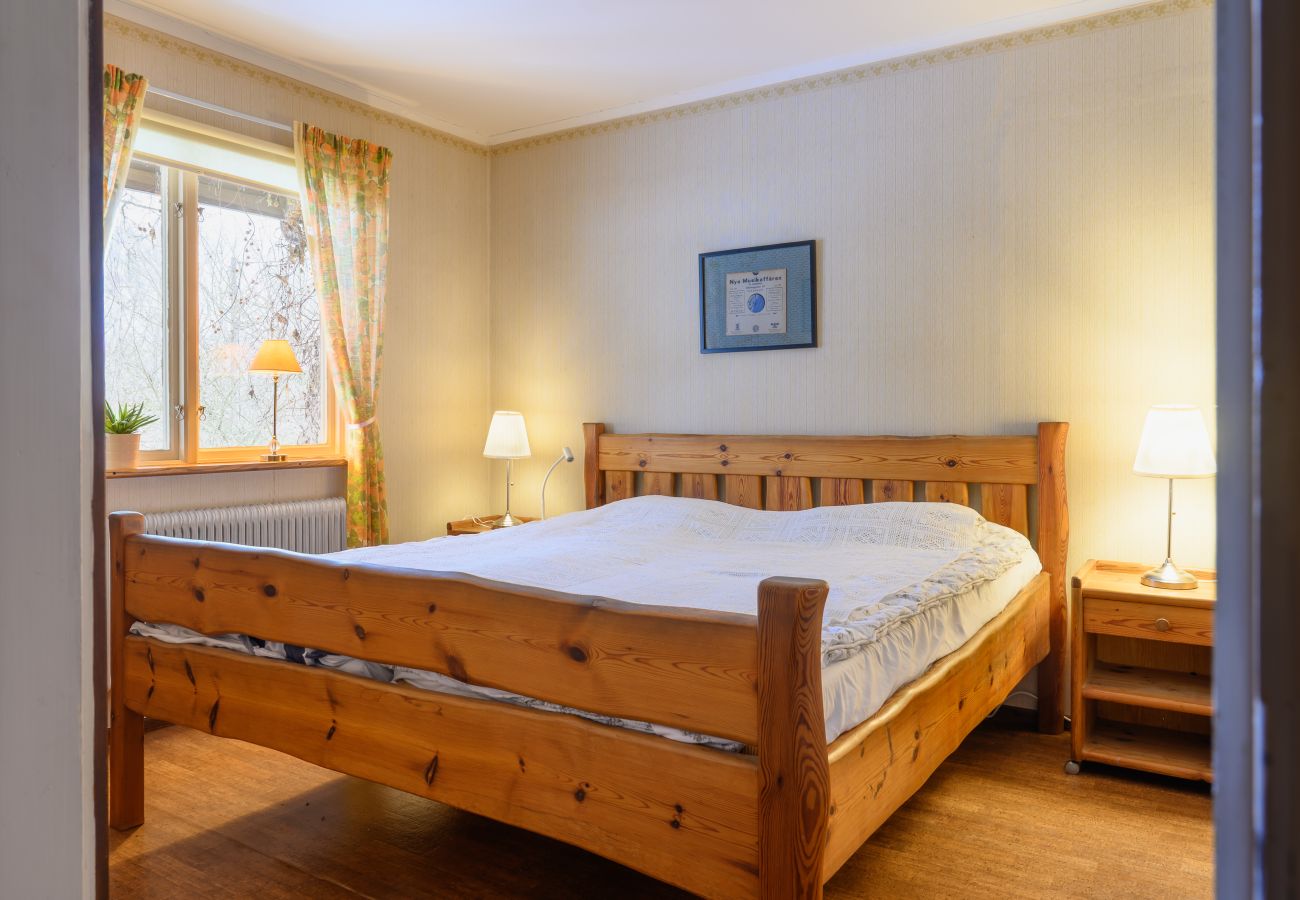 Stuga i Åseda - Semesterhus med sjöläge i Åseda |SE06091