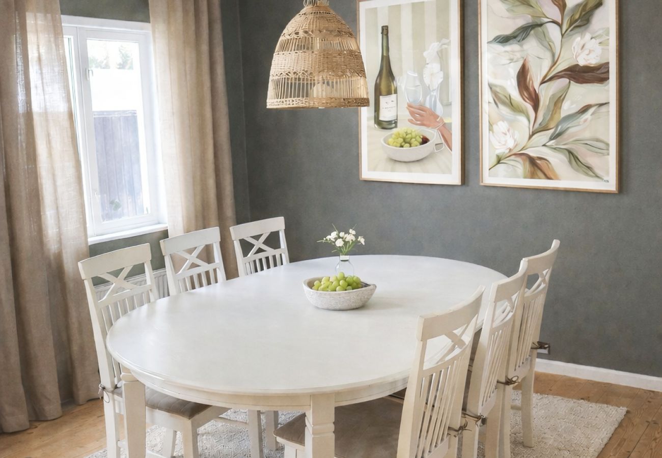 Stuga i Ljung - Lantlig charm och modern komfort – nära natur och bad |SE08016