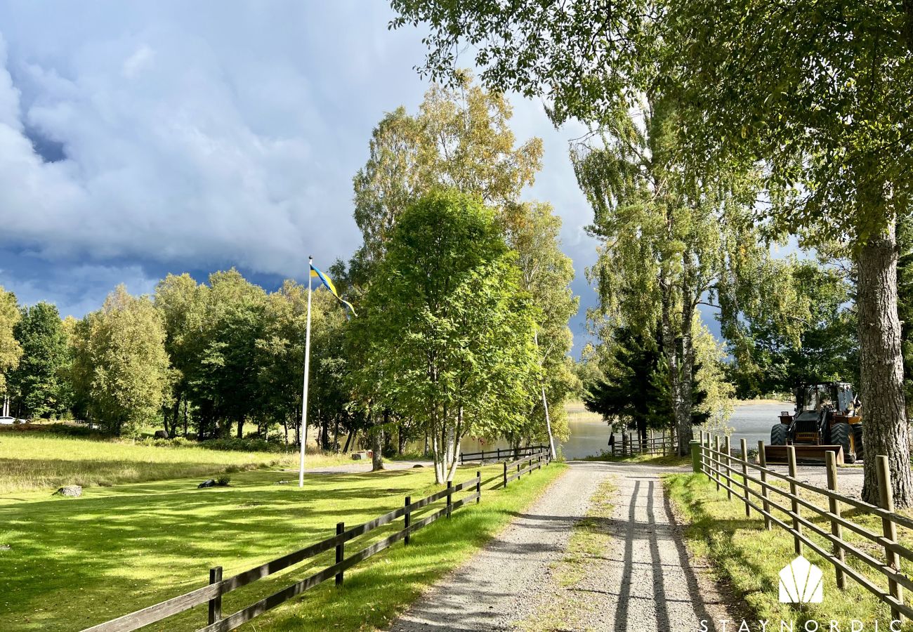 Stuga i Ljung - Lantlig charm och modern komfort – nära natur och bad |SE08016