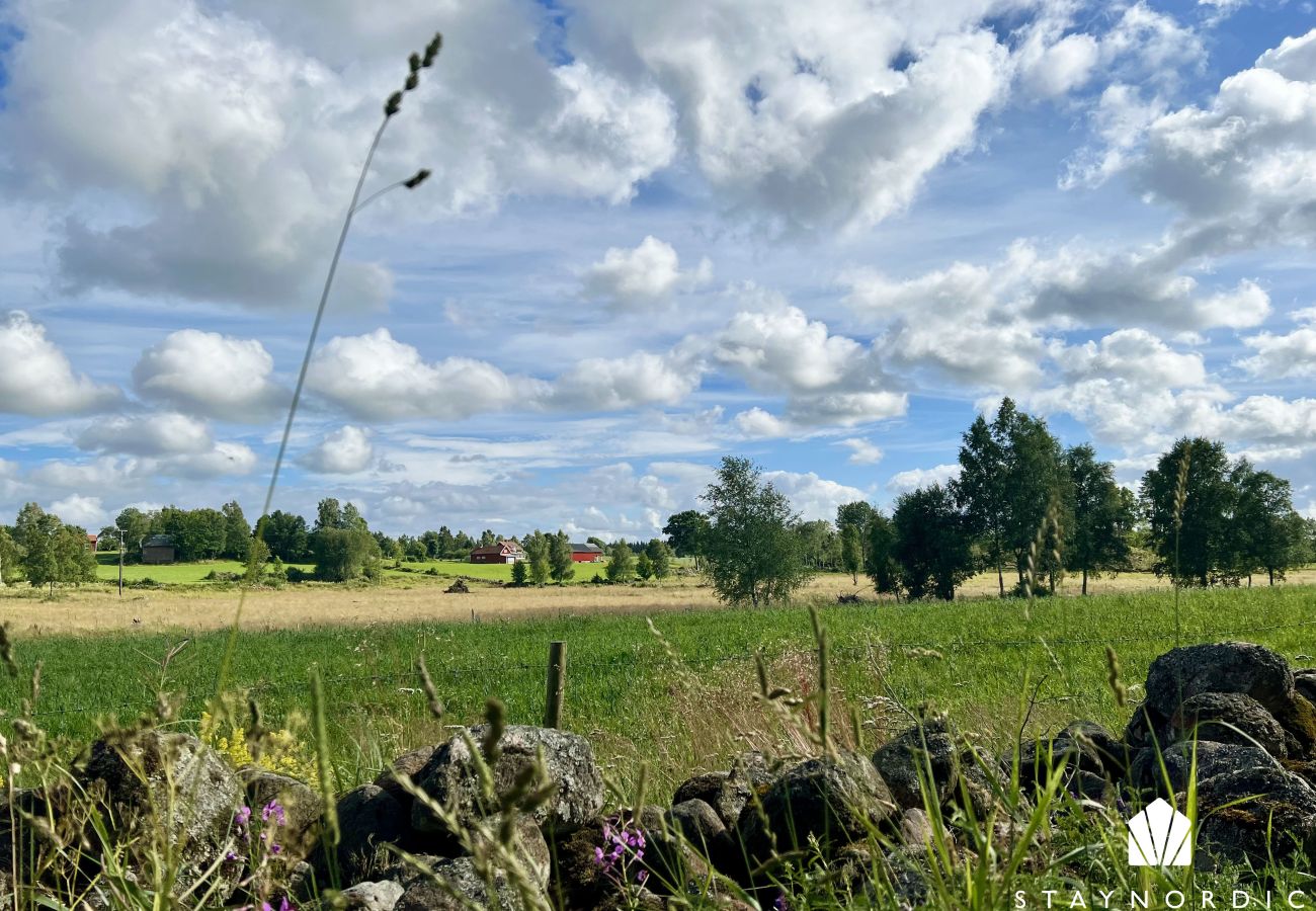Stuga i Ljung - Lantlig charm och modern komfort – nära natur och bad |SE08016