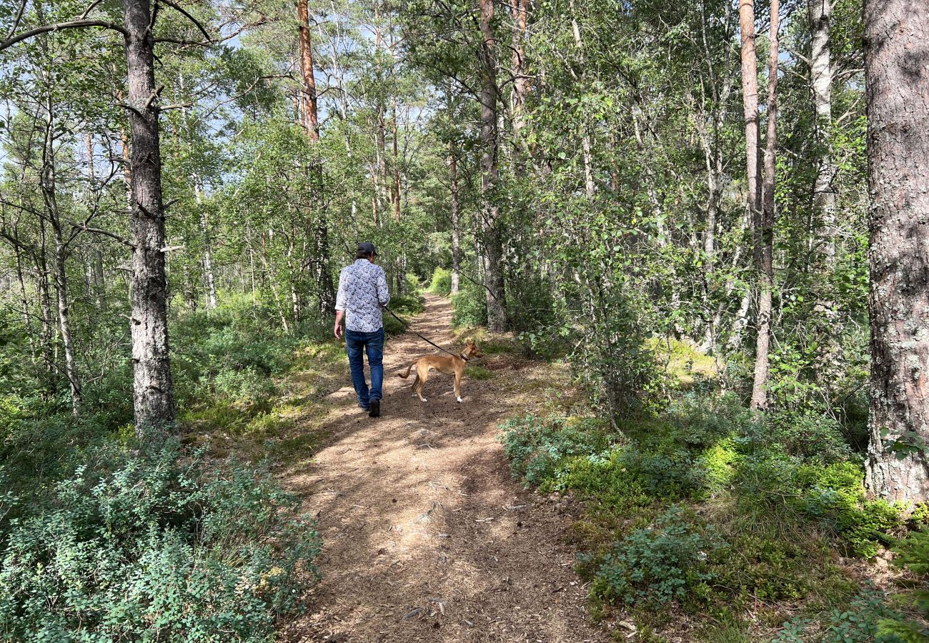 Stuga i Ljung - Lantlig charm och modern komfort – nära natur och bad |SE08016