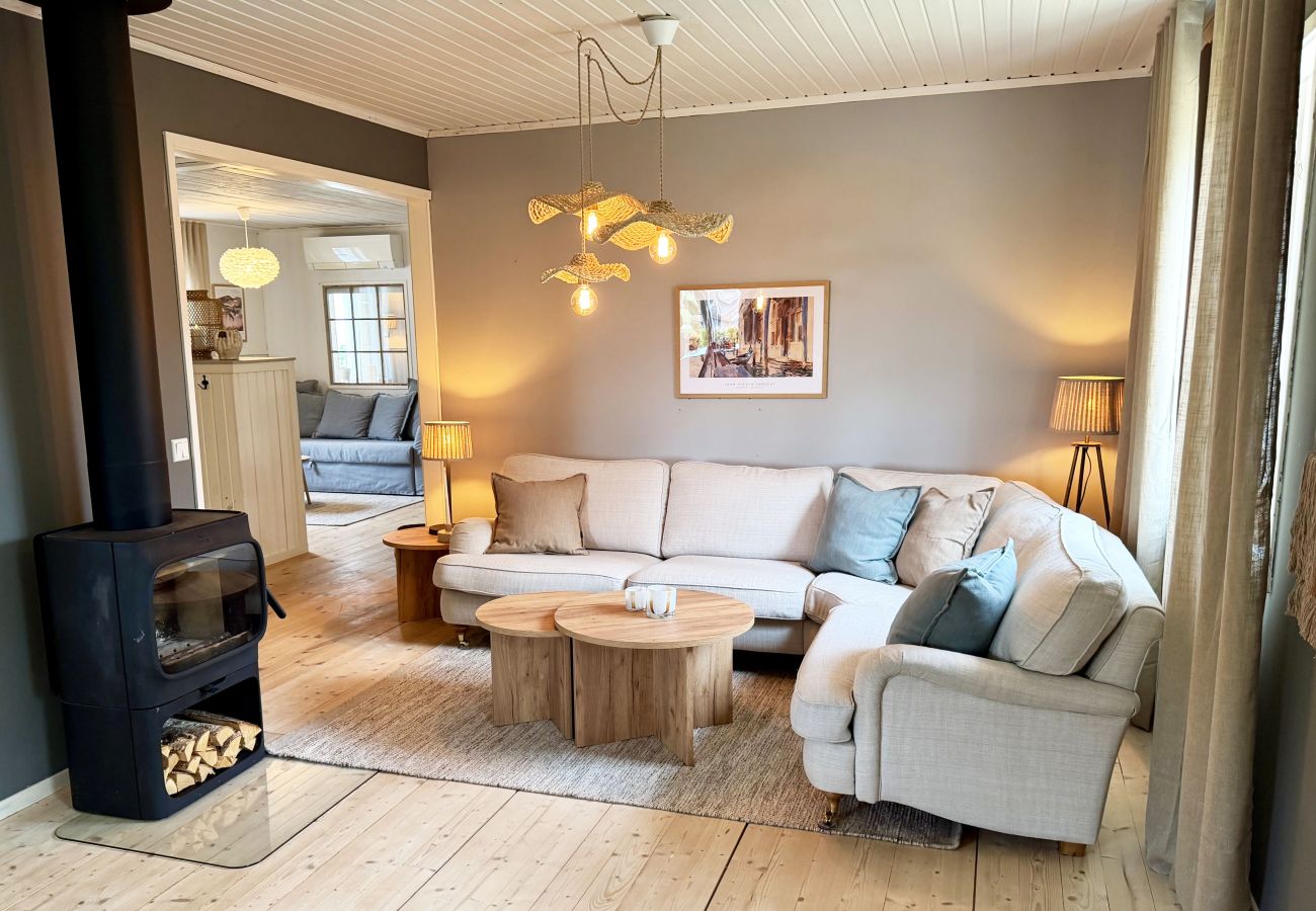 Stuga i Ljung - Lantlig charm och modern komfort – nära natur och bad |SE08016