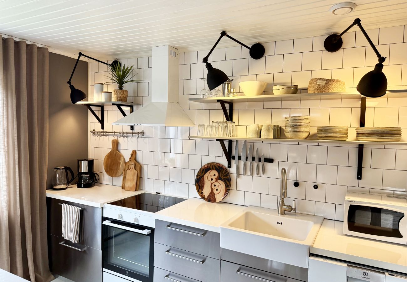 Stuga i Ljung - Lantlig charm och modern komfort – nära natur och bad |SE08016