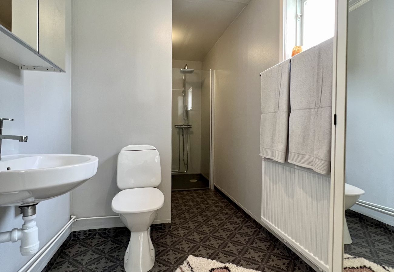 Stuga i Ljung - Lantlig charm och modern komfort – nära natur och bad |SE08016