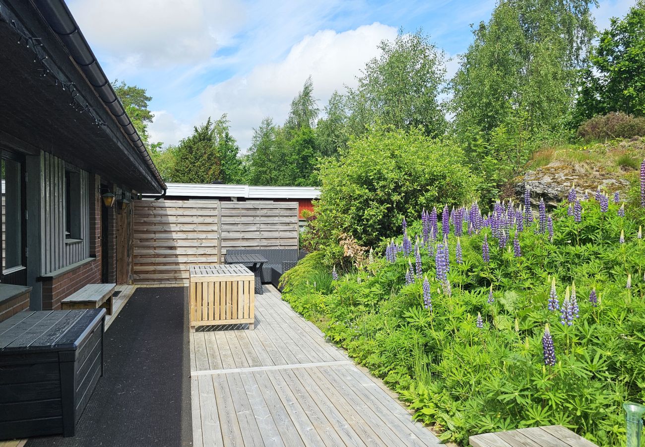 Stuga i Varekil - Stort rymligt hus med bastu på Orust | SE09182