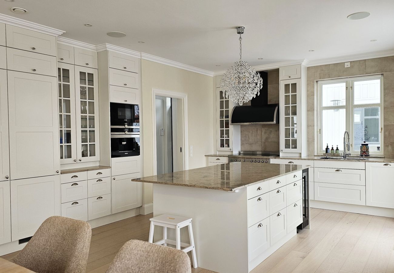 Stuga i Rönnäng - Stort modernt hus vid havet i Rönnäng | SE09177