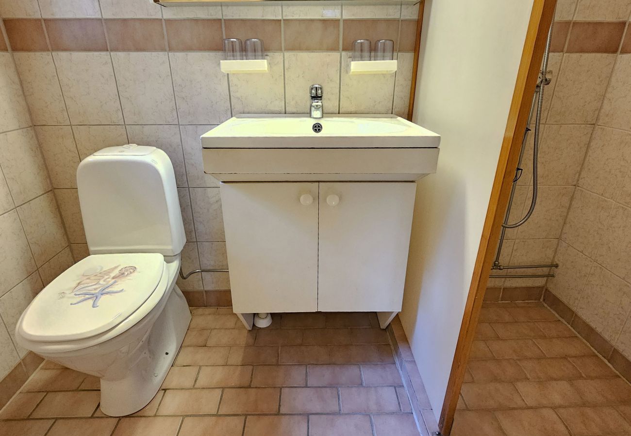 Lanthus i Svanesund - Mysig stuga 200m från havet i Svanesund | SE09183