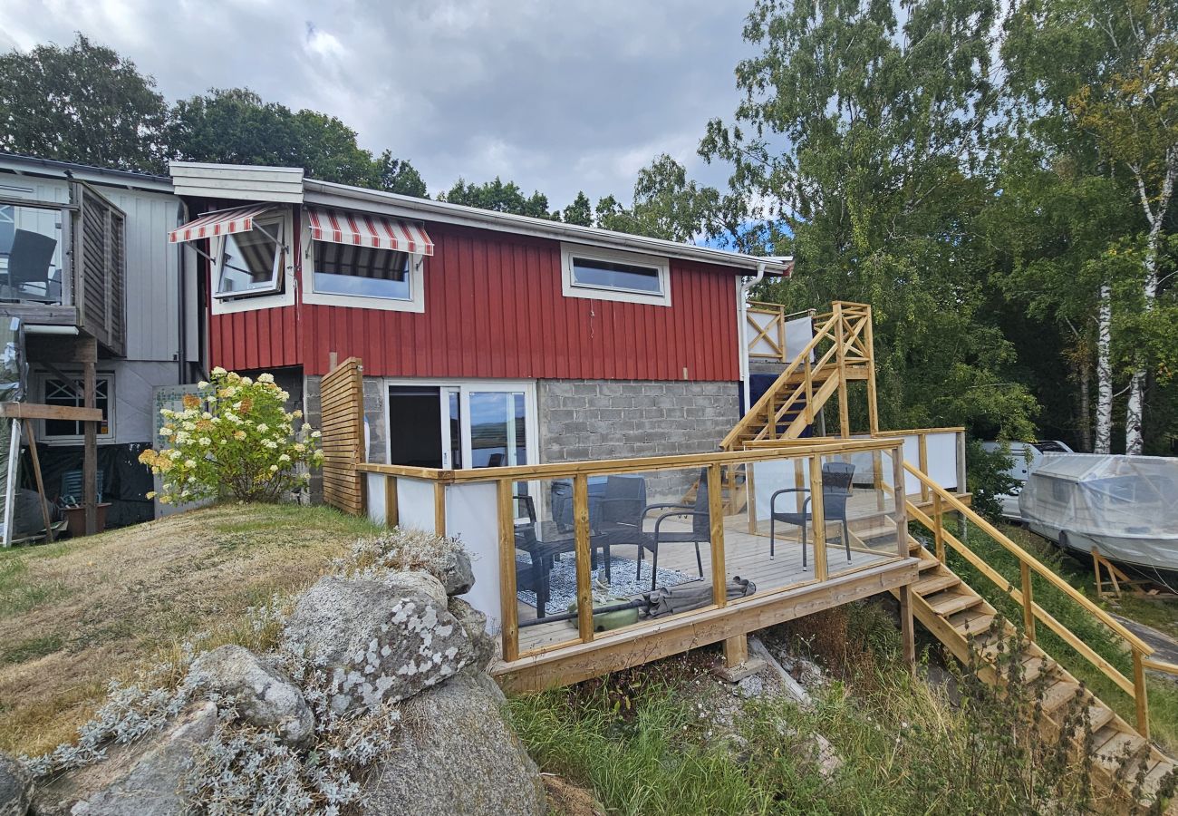 Stuga i Myggenäs - Charmig stuga i Myggenäs 20 m till havet | SE09169