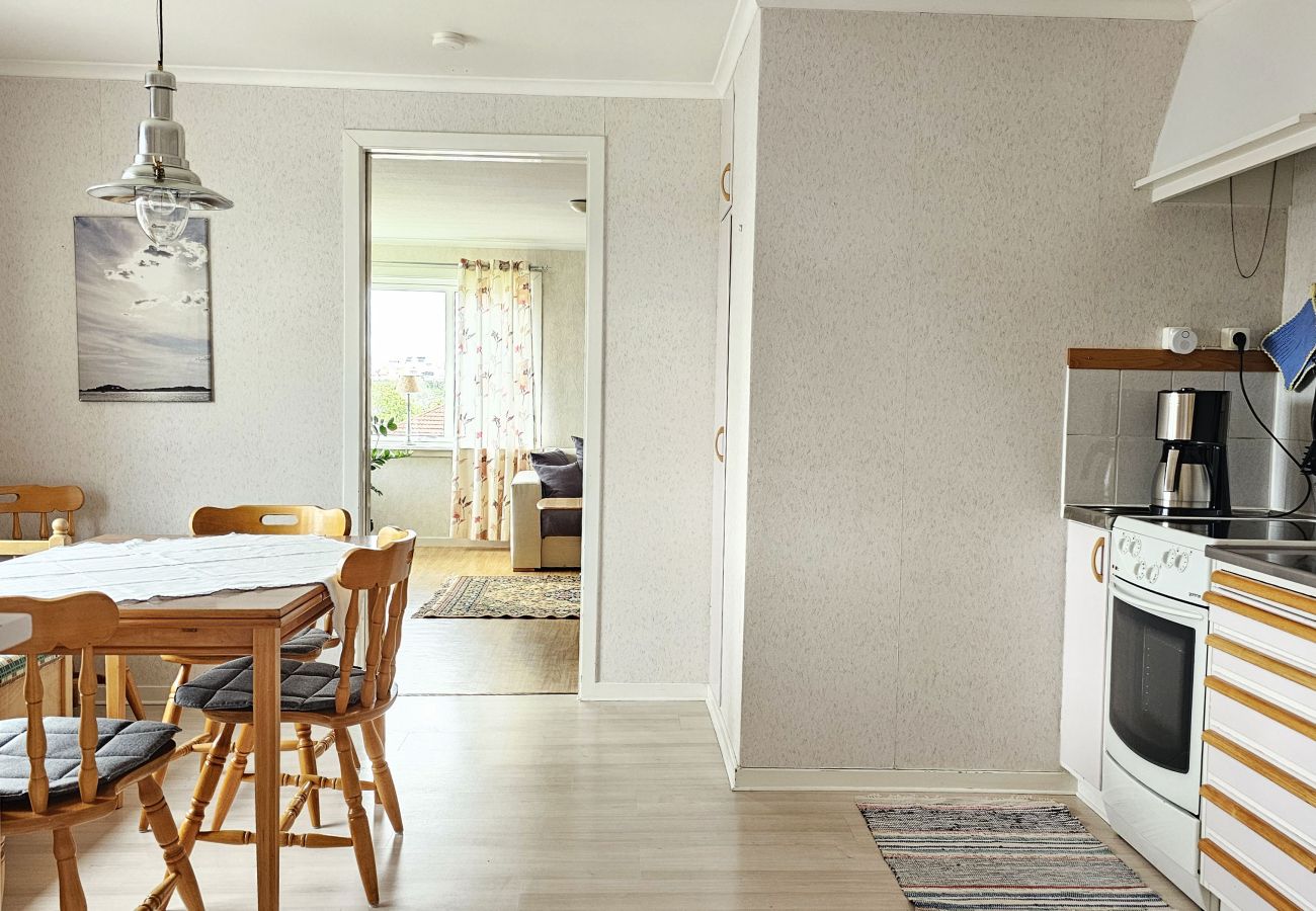 Lägenhet i Skärhamn - Apartment Near the Sea in Skärhamn | SE09178