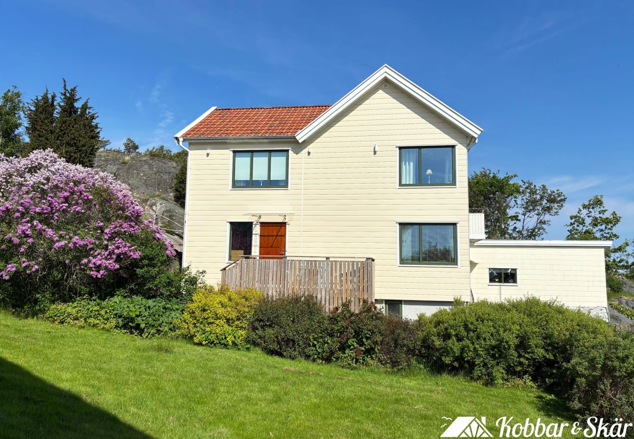 Lägenhet i Skärhamn - Apartment Near the Sea in Skärhamn | SE09178
