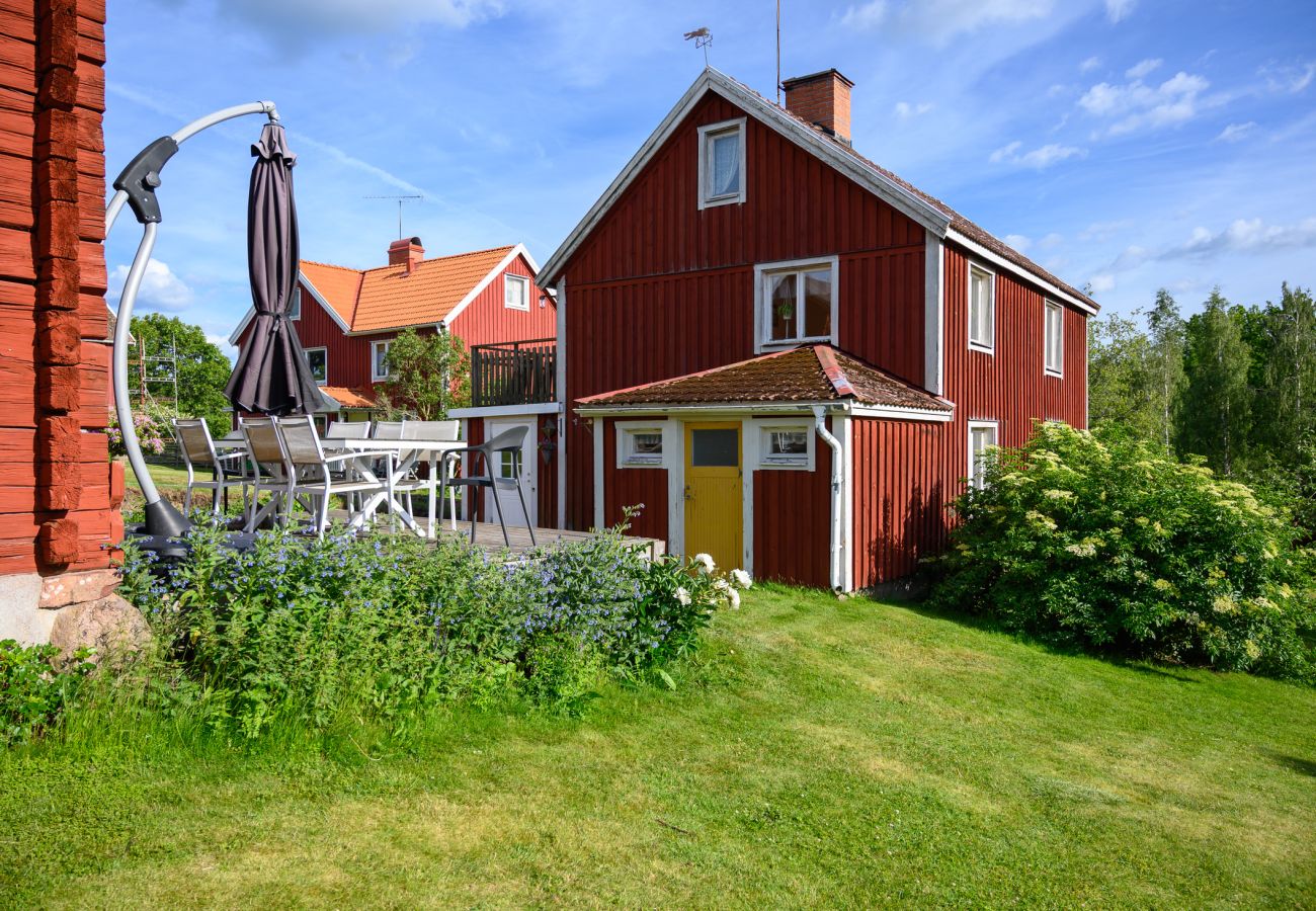 Stuga i Vena - Lantligt hus nära Astrid Lindgrens värld | SE05100