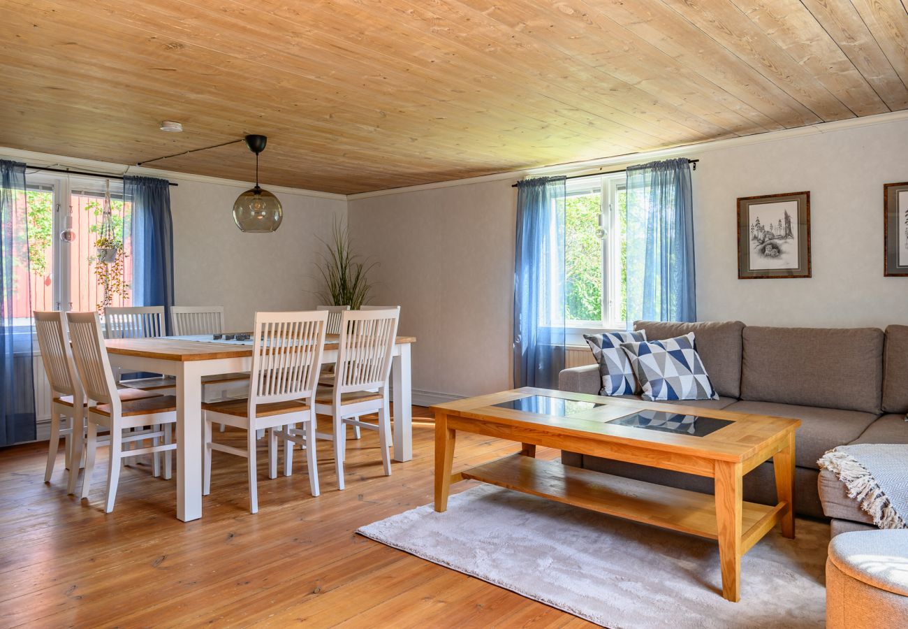Stuga i Vena - Lantligt hus nära Astrid Lindgrens värld | SE05100