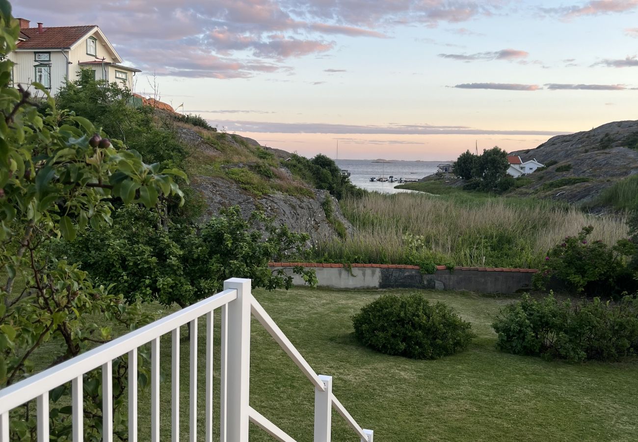 Lägenhet i Skärhamn - Semesterlägenhet med fantastisk utsikt på Tjörn |SE09176